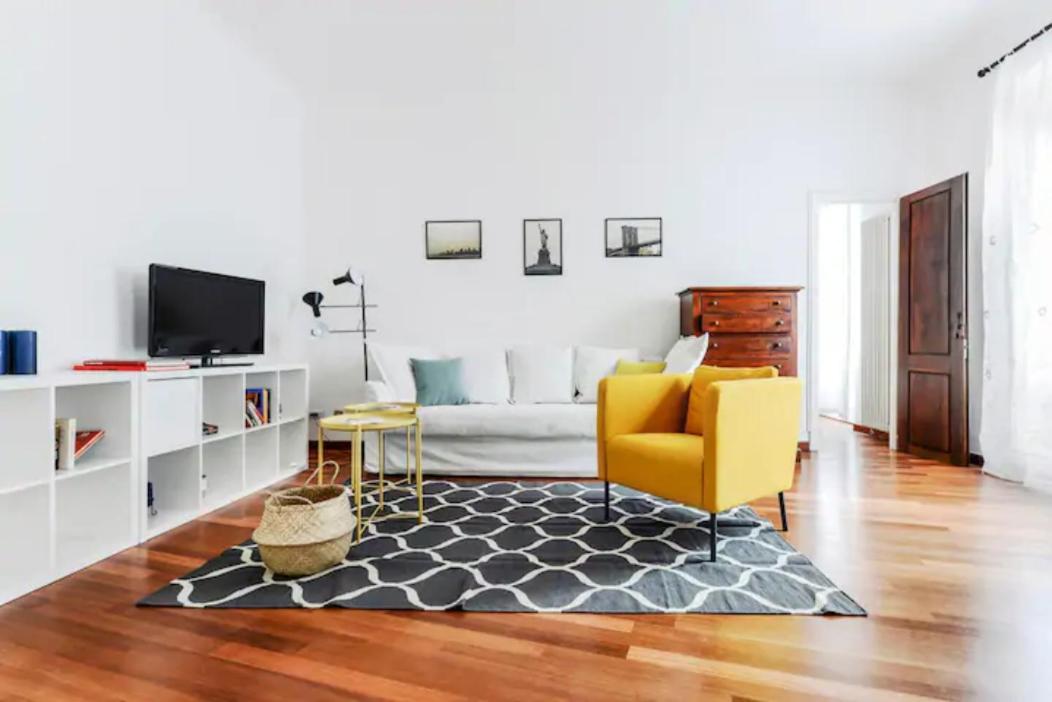 Pagano & Cenacolo Bright Apartment Milan Exterior photo